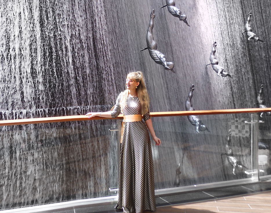 водопад в торговом центре Dubai Mall